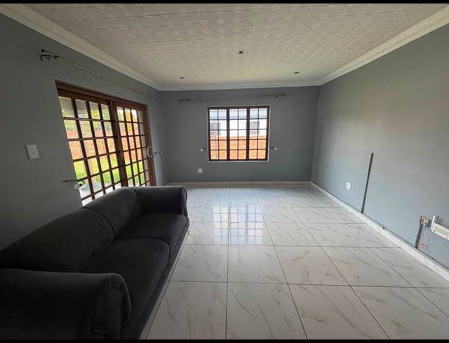 4 BEDROOM HOUSE FOR SALE IN AERORAND